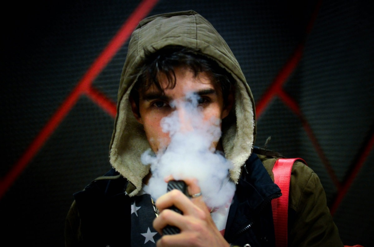 DEBUNKING THE MAIN VAPING MYTHS